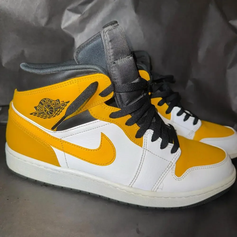 Jordan 1 Mid University‎ Gold 554724-170 Size 12.5